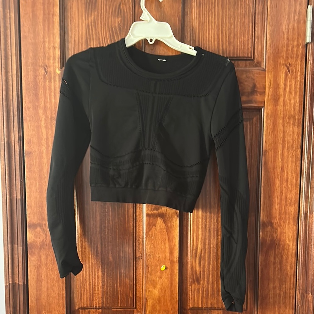 Black Long Sleeve Crop Top
